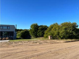 Lote en Costa Esmeralda Isla del Golf fondo a la cancha 1000 m2