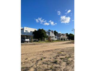 Lote en Costa Esmeralda Isla del Golf fondo a la cancha 1000 m2