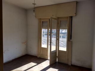 Foto 18 de Venta de Local y departamento de 4 ambientes Casanova
