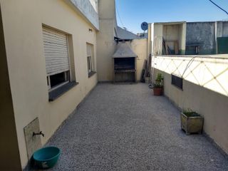 Foto 19 de Venta de Local y departamento de 4 ambientes Casanova