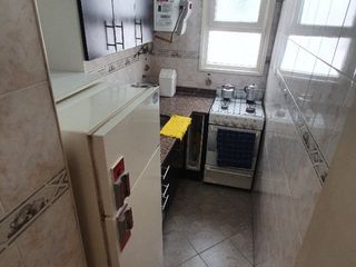 Foto 10 de Dos ambientes a la calle con balcon. Zona Hermitage / Aldrey