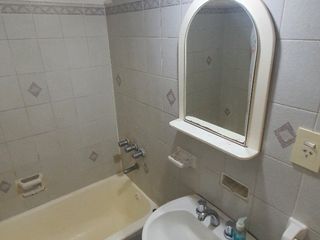 Foto 16 de Dos ambientes a la calle con balcon. Zona Hermitage / Aldrey