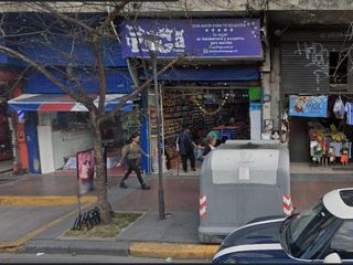 Venta Local a la calle Av Rivadavia Frente a Plaza Flores