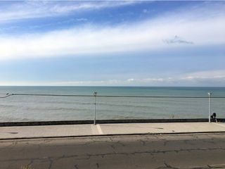 Foto 4 de ALQUILER POR TEMPORADA DE VERANO - DOS AMBIENTES FRENTE AL MAR