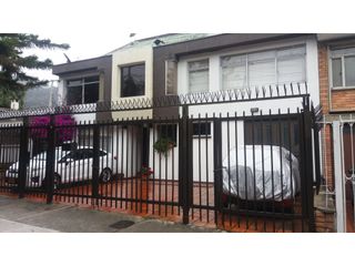 Foto 1 de VENDO TRES CASAS SEGUIDAS PARA CONSTRUCTORES