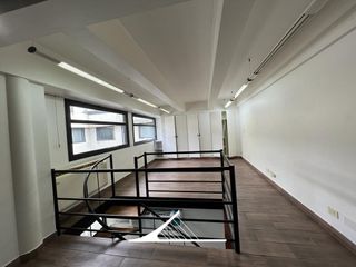 Oficina en Alicia Moreau de Justo al 1000