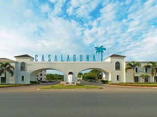 Foto 3 de Venta de Casa 4 dormitorios en Urb. Casalaguna a 5 min. C.C Dorado, La Aurora