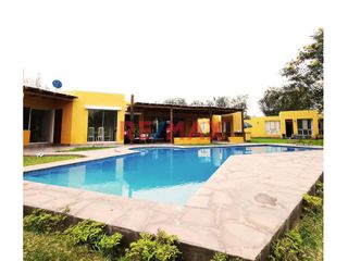 Foto 1 de Casa de Campo en Venta: Condominio La Toscana - Chincha

Ubicación: Condominio La Toscana, El Carmen, Chincha
Antigüedad: 12 años
Área de Terreno