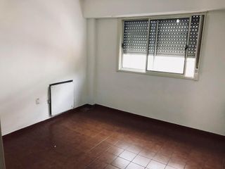 Foto 3 de DEPTO DE 2 AMBIENTES EN 1° PISO AL CONTRA FRENTE