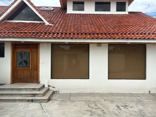 Foto 2 de VENTA CASA UNA SOLA PLANTA - 2 DORMITORIOS - TUMBACO