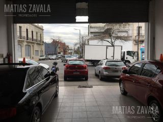 Galpón o Local s/ Av La Plata - zona comercial - Boedo