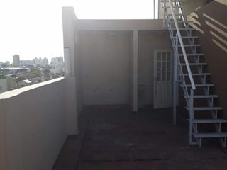 Foto 6 de Excelente departamento de 2 amb con balcón y cochera