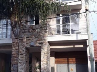 Foto 9 de Excelente departamento de 2 amb con balcón y cochera
