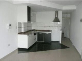 Foto 1 de Excelente departamento de 2 amb con balcón y cochera