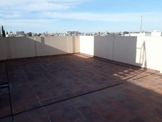 Foto 7 de Excelente departamento de 2 amb con balcón y cochera