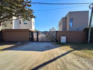 Terrenos en venta -  423,40mts2 - Village El Molino, Villa Elisa, La Plata