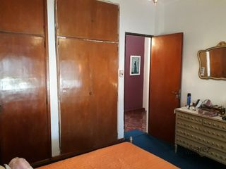 Casa en venta de 6 dormitorios c/ cochera en Ituzaingó Sur