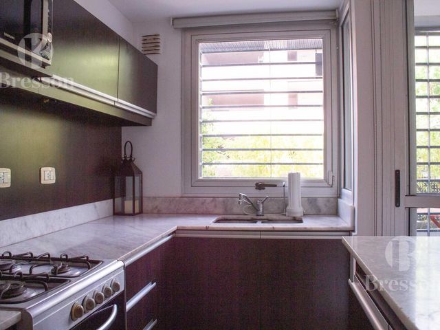 Departamento en Alquiler .Tres amplios ambientes . Cochera  Impecable .Nuñez