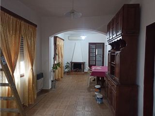 Vendo Casa con 3 habitaciones en Concepción del Uruguay, Entre Ríos.