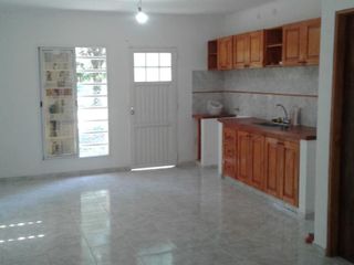 Casa en venta - 2 dormitorios 1 baño - 308mts2 - San Carlos, La Plata