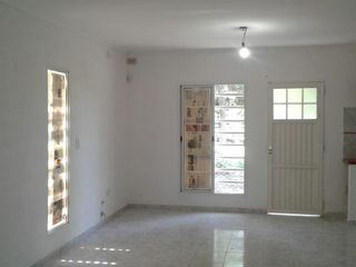 Casa en venta - 2 dormitorios 1 baño - 308mts2 - San Carlos, La Plata