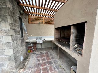 Venta Casa en San Isidro - La propiedad se vende con renta