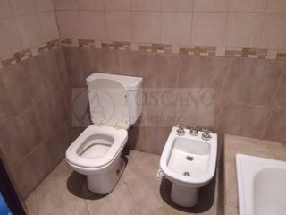 Foto 5 de vendo casa 5 amb en parque avellaneda