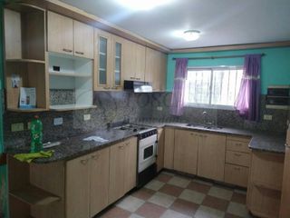 Foto 2 de vendo casa 5 amb en parque avellaneda