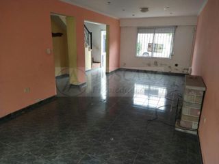 Foto 6 de vendo casa 5 amb en parque avellaneda