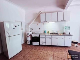 Casa en venta - 3 Dormitorios 3 Baños - Estudio - 189Mts2 - La Plata