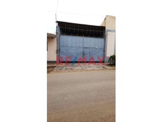 Foto 1 de Alquiler de amplio local comercial en la Avenida Principal de Laredo. Cerca a la Plaza de Armas, Banco de la Nación, Agentes Bancarios. En estratégica