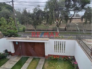 Foto 14 de Se vende casa en el corazón de Miraflores cerca de la histórica Huaca Pucllana, una zona estratégica  y emblemática de la ciudad. Ubicada a solo dos c