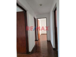 Foto 5 de Se vende casa en el corazón de Miraflores cerca de la histórica Huaca Pucllana, una zona estratégica  y emblemática de la ciudad. Ubicada a solo dos c