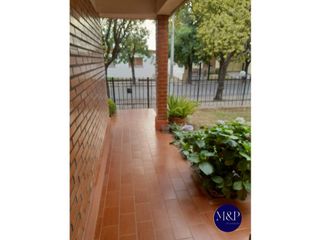 Foto 6 de VENTA- CASA ESQUINA 3 DORMITORIOS- BARRIO ANEXO ROSEDAL