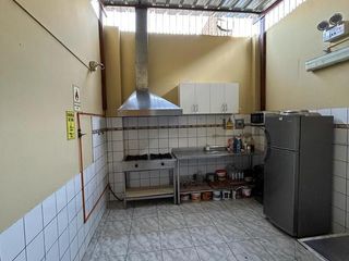 Foto 7 de Se Vende Edificio De Cuatro Pisos En Excelente Zona Comercial De 140 M2