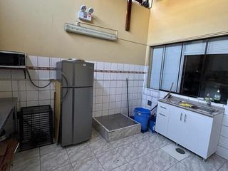 Foto 6 de Se Vende Edificio De Cuatro Pisos En Excelente Zona Comercial De 140 M2