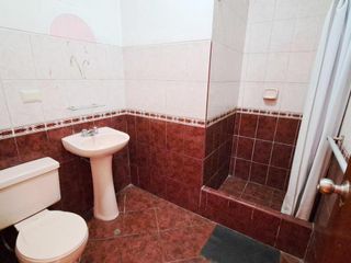 Foto 15 de Se Vende Edificio De Cuatro Pisos En Excelente Zona Comercial De 140 M2