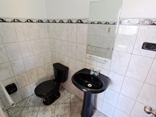 Foto 13 de Se Vende Edificio De Cuatro Pisos En Excelente Zona Comercial De 140 M2