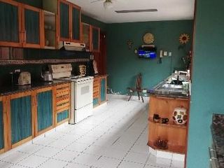 Foto 11 de Hermosa Casa En Monterrico