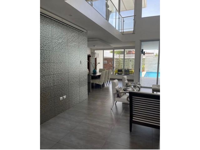 SE ALQUILA LINDA CASA AMOBLADA EN ISLA MOCOLI