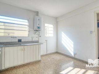 Departamento tipo casa dos ambientes con terraza - Martínez