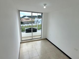 De Oportunidad Casa Moderna a Estrenar en Venta de 3 dormitorios, sector Conocoto.