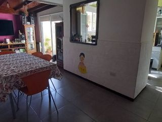 Foto 1 de Casa PH en venta en Quilmes Este