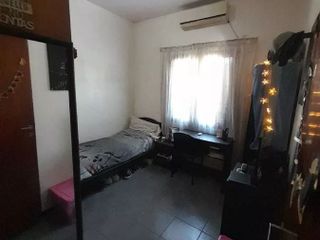 Chalet en venta de 3 dormitorios c/ cochera en San Justo