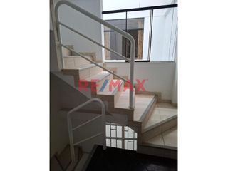 Foto 5 de Departamento En Alquiler En Segundo Piso Ubicado En Urbanización Santa Elena - Chiclayo
