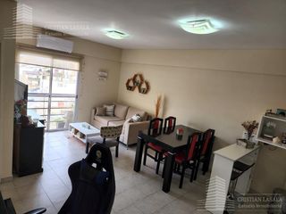 Departamento 2 Ambientes al Frente con Cochera - Morón Centro-Permuta