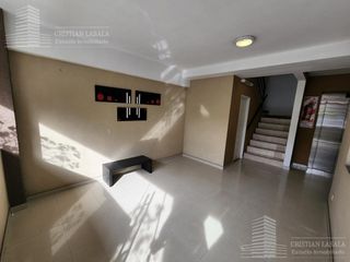 Departamento 2 Ambientes al Frente con Cochera - Morón Centro-Permuta