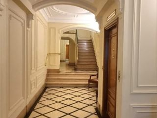 Departamento 4 Ambientes con Dependencia en Recoleta