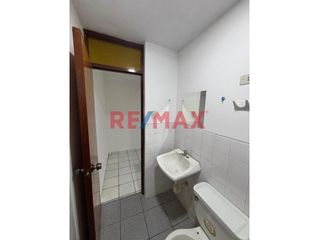 Foto 8 de ¿Buscas un espacio cómodo y privado para tu negocio? 
Esta es tu oportunidad en Calle La Perla 414 Urb. Santa Inés.
A pocos pasos de las Av.Nicolás