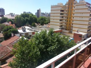 Foto 3 de Depto 3 Ambientes al frente. Impecable estado!